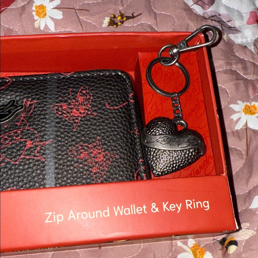 Ed Hardy Black Wallet with Red Accents - Picture 3 of 4